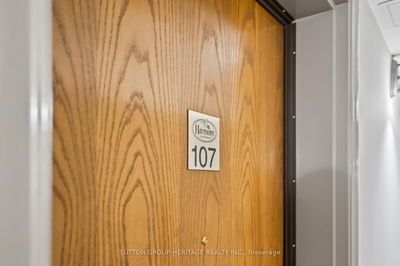 Unit 107 — 312 Spillsbury Dr, Peterborough West - 2 South image-0-3