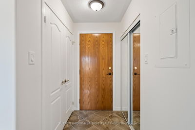 Unit 107 — 312 Spillsbury Dr, Peterborough West - 2 South image-0-4