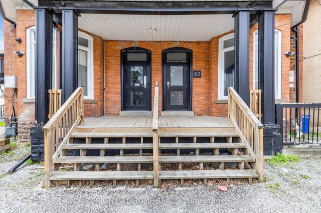 10 - 82 Welland Avenue