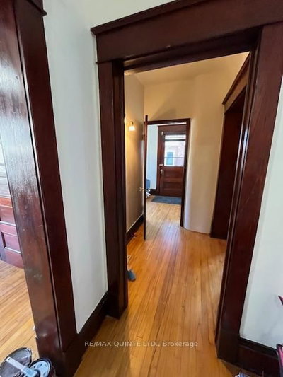 263 Dundas Street W — photo 5