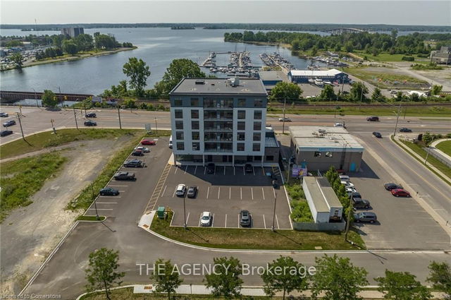 406 - 2 Dundas Street
