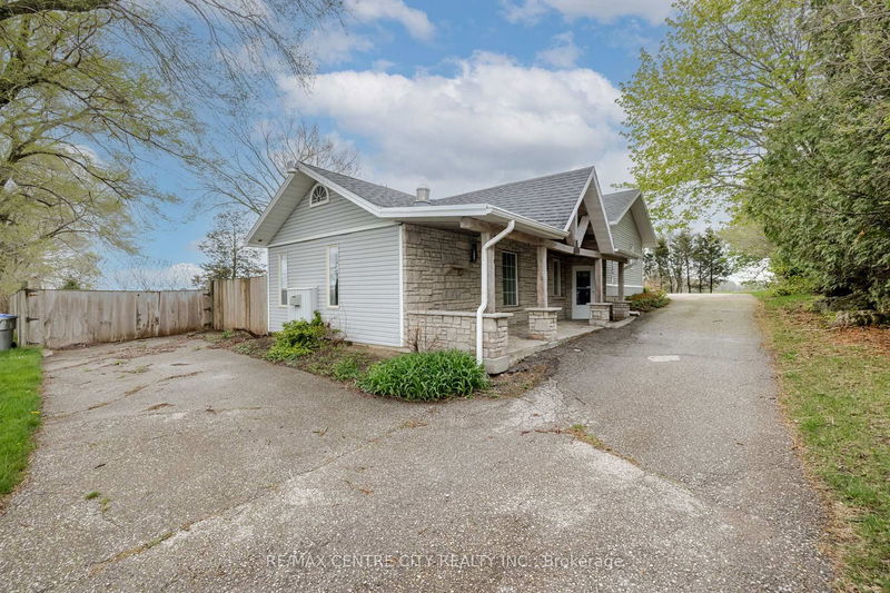7641 Lakeshore Rd, Lambton Shores - Lambton Shores image-0-0