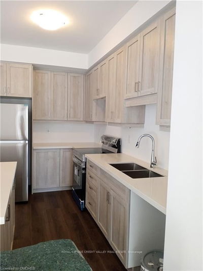 Unit 19 — 448 Blackburn Dr, Brantford -  image-0-4
