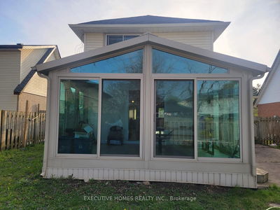 595 Preston Pkwy, Cambridge -  image-0-2