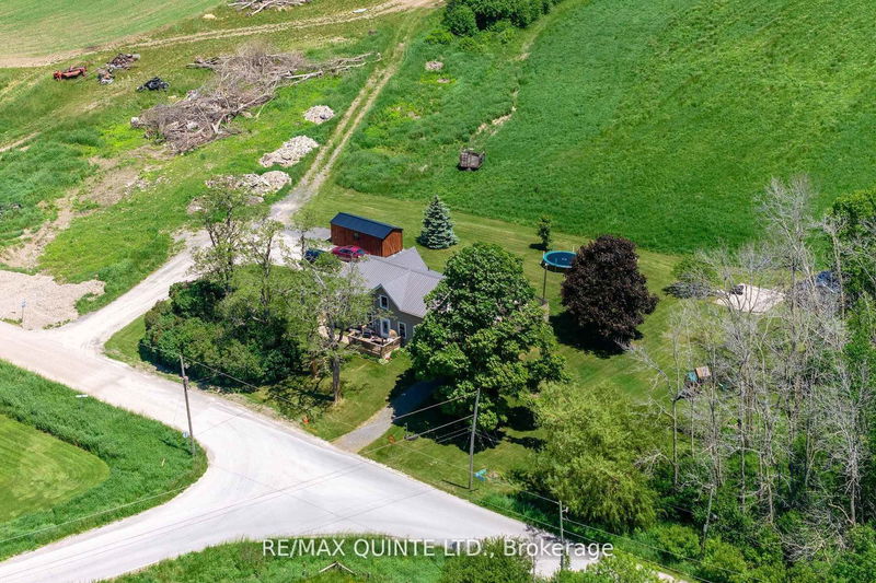 2 Baitleys Rd, Prince Edward County - Hillier image-0-0
