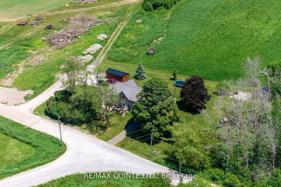 2 Baitleys Rd, Prince Edward County - Hillier