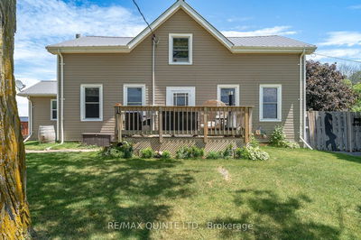 2 Baitleys Rd, Prince Edward County - Hillier image-0-2