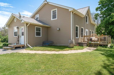 2 Baitleys Rd, Prince Edward County - Hillier image-0-4