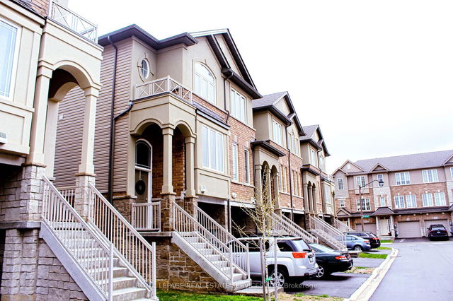 73 Aquarius Crescent