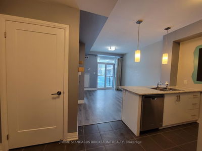 Unit 323 — 10 Concord Pl, Grimsby - Grimsby Beach image-0-1