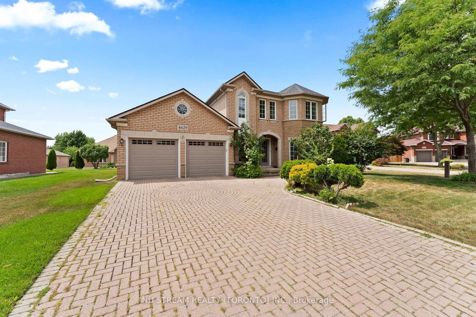 Detached House for sale at 4629 Tournament Court, Windsor, N9G 2P8 - MLS: X12131198