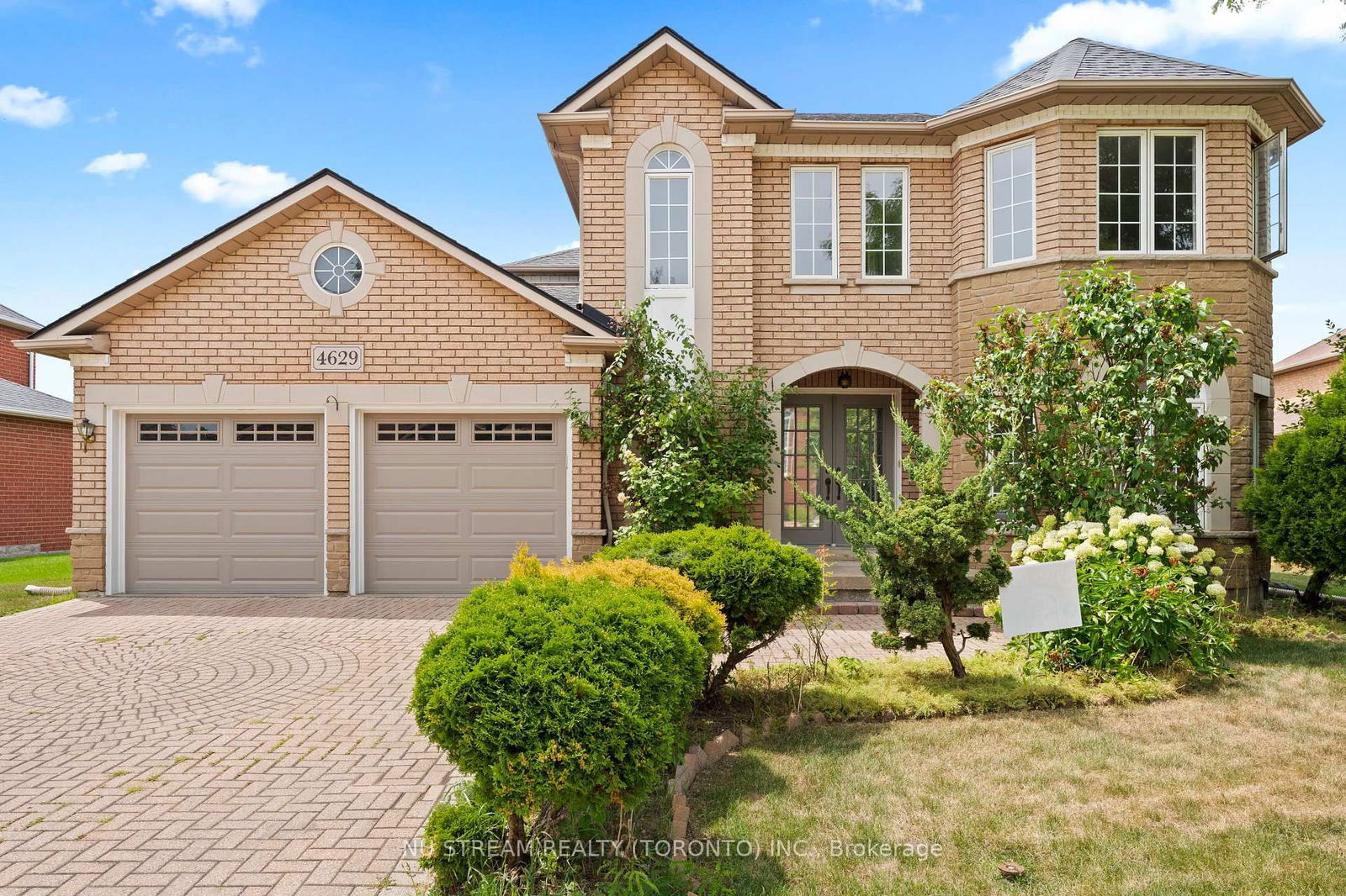 Detached House for sale at 4629 Tournament Court, Windsor, N9G 2P8 - MLS: X12131198