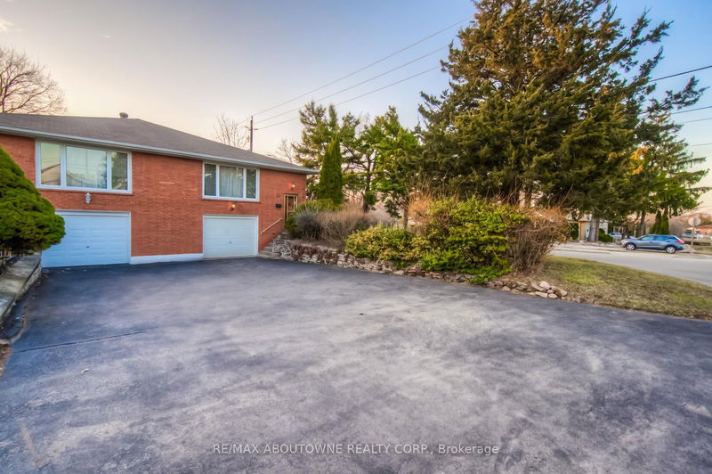 47 Chester Rd, Hamilton - Stoney Creek image-0-0