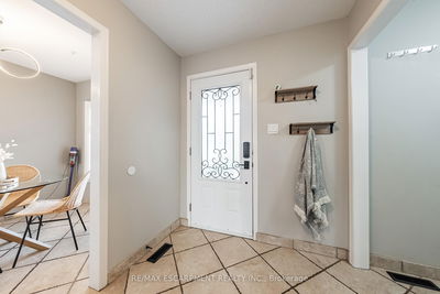 680 Rexford Dr, Hamilton - Randall image-0-3