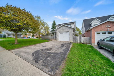 16 Moss Pl, Guelph - Kortright West image-0-4