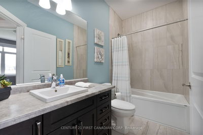 52 Kemp Cres, Strathroy-Caradoc - NE image-0-3