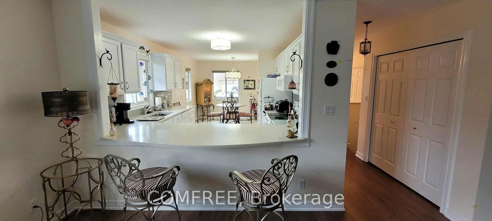 Townhouse for sale at 1000 Imperial Crescent, Windsor, N9G 2T3 - MLS: X12131504