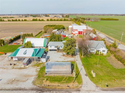 6195 Blackwell Sdrd, Sarnia - Sarnia image-0-1