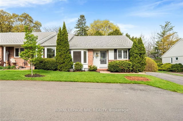 9 - 4 Rossmore Avenue