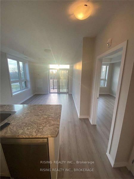 212 - 125 Shoreview Place