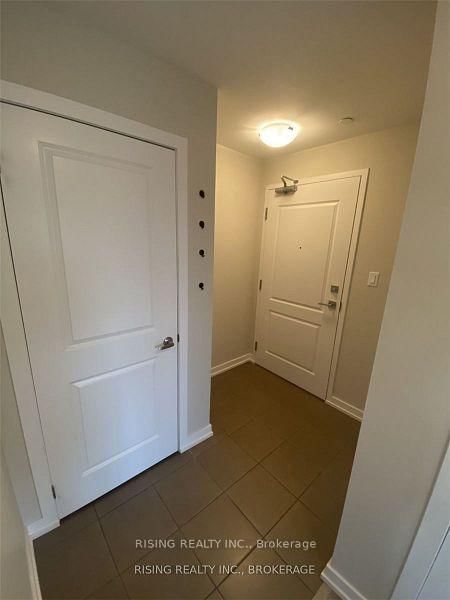 212 - 125 Shoreview Pl, Hamilton, L8E 0K3 | Image 2