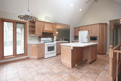 144 Wellington St, Hamilton - Waterdown image-0-4