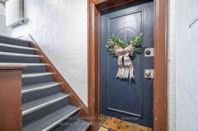 Unit 9 — 356 Hunter St, Hamilton - Stinson image-0-2
