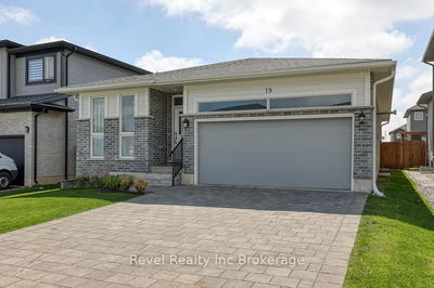 19 Sutherland Cres, Ingersoll - South image-0-2