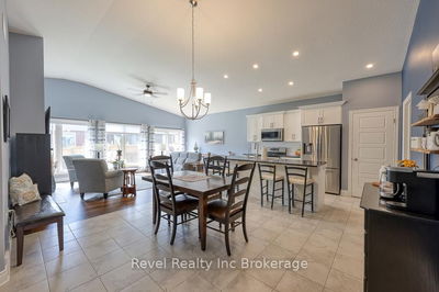 19 Sutherland Cres, Ingersoll - South image-0-4