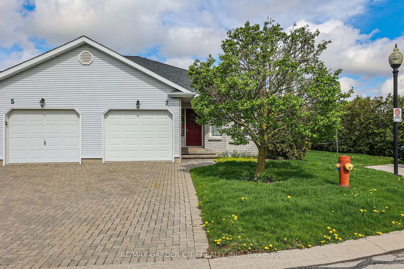 7 Village Dr, West Lincoln - Smithville image-0-0