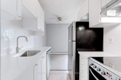 Unit 903 — 81 Charlton Ave, Hamilton - Corktown image-0-3