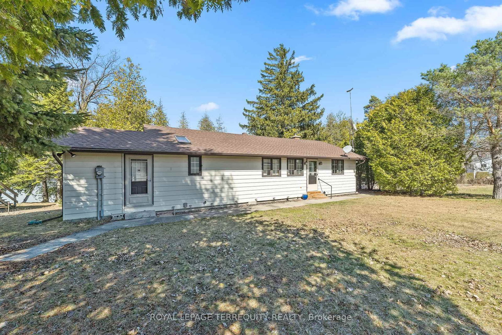 Detached House for sale at 137 Lake Road, Cramahe, Colborne, K0K 1S0 - MLS: X12132172