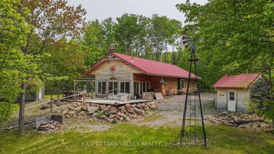697 Curtiss Rd, Barry's Bay - Madawaska Valley image-0-1