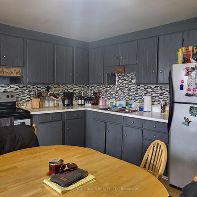 14 Division Blvd, Prince Edward County - Hillier Ward image-0-2