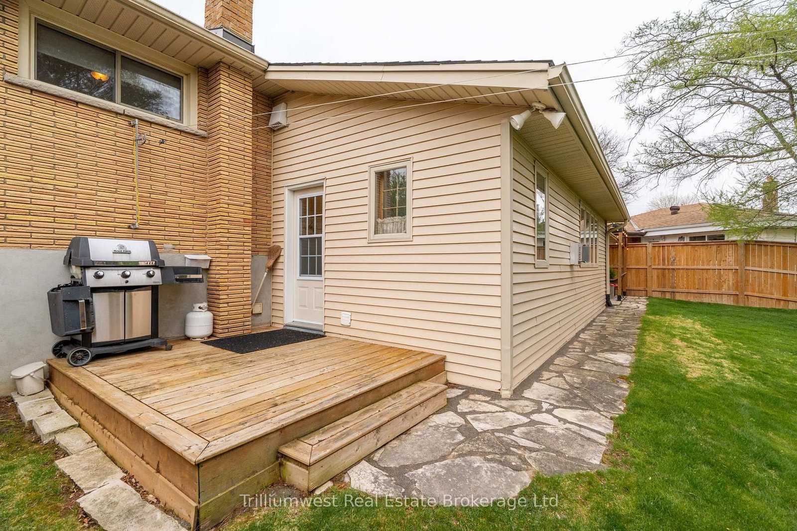 Listing Image 46