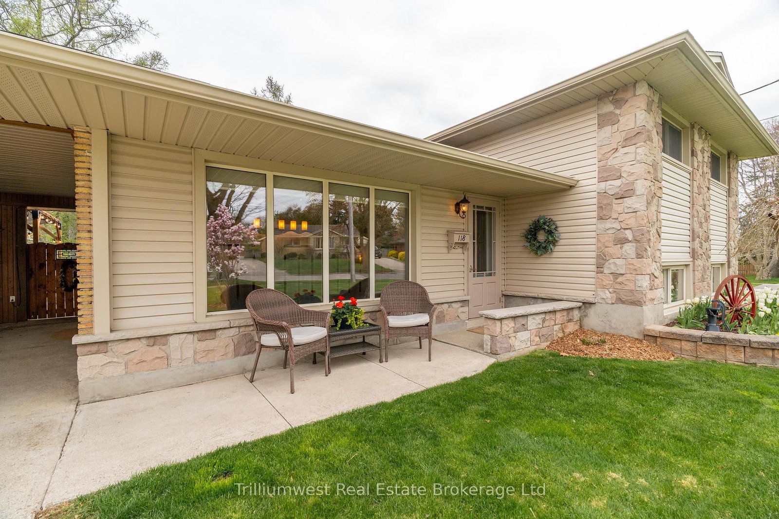 Listing Image 9