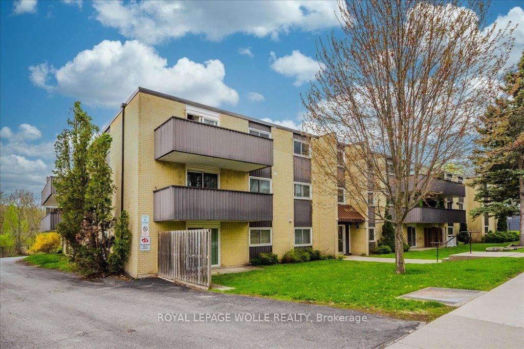 Condo for sale at 206-75 Hazelglen Drive, Kitchener, N2M 2E2 - MLS: X12132884