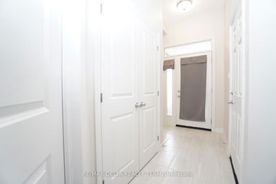 340 Kanashtage Terr, Ottawa - Camelot image-0-3
