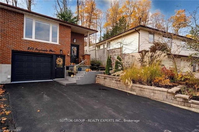 Upper - 218 Ingleside Place
