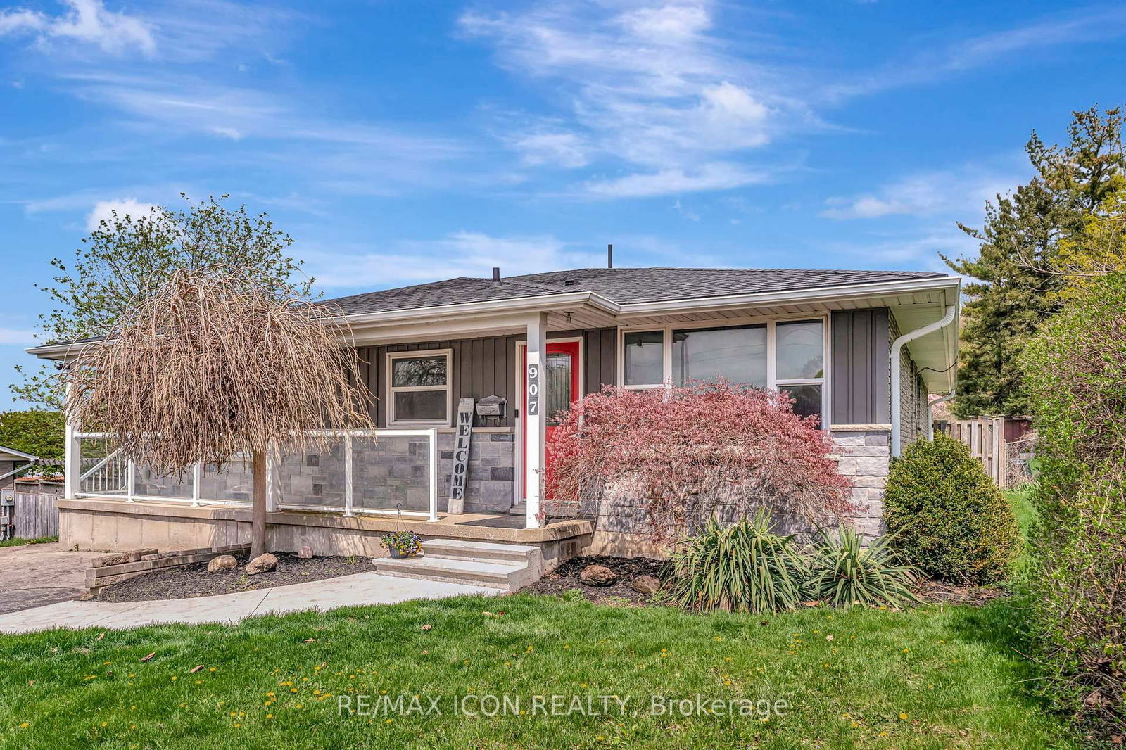 Detached House for sale at 907 Lincoln Drive, Woodstock, South, N4S 2N2 - MLS: X12133795