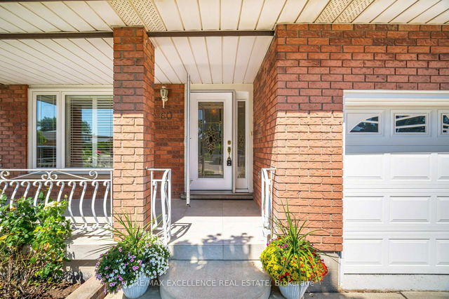 60 Indian Crescent