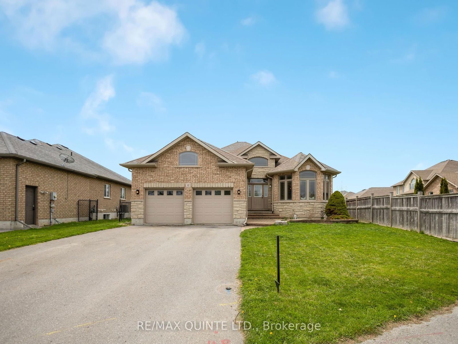 Detached House for sale at 12 Hampton Ridge Drive, Belleville, Thurlow Ward, K8N 0L6 - MLS: X12133940