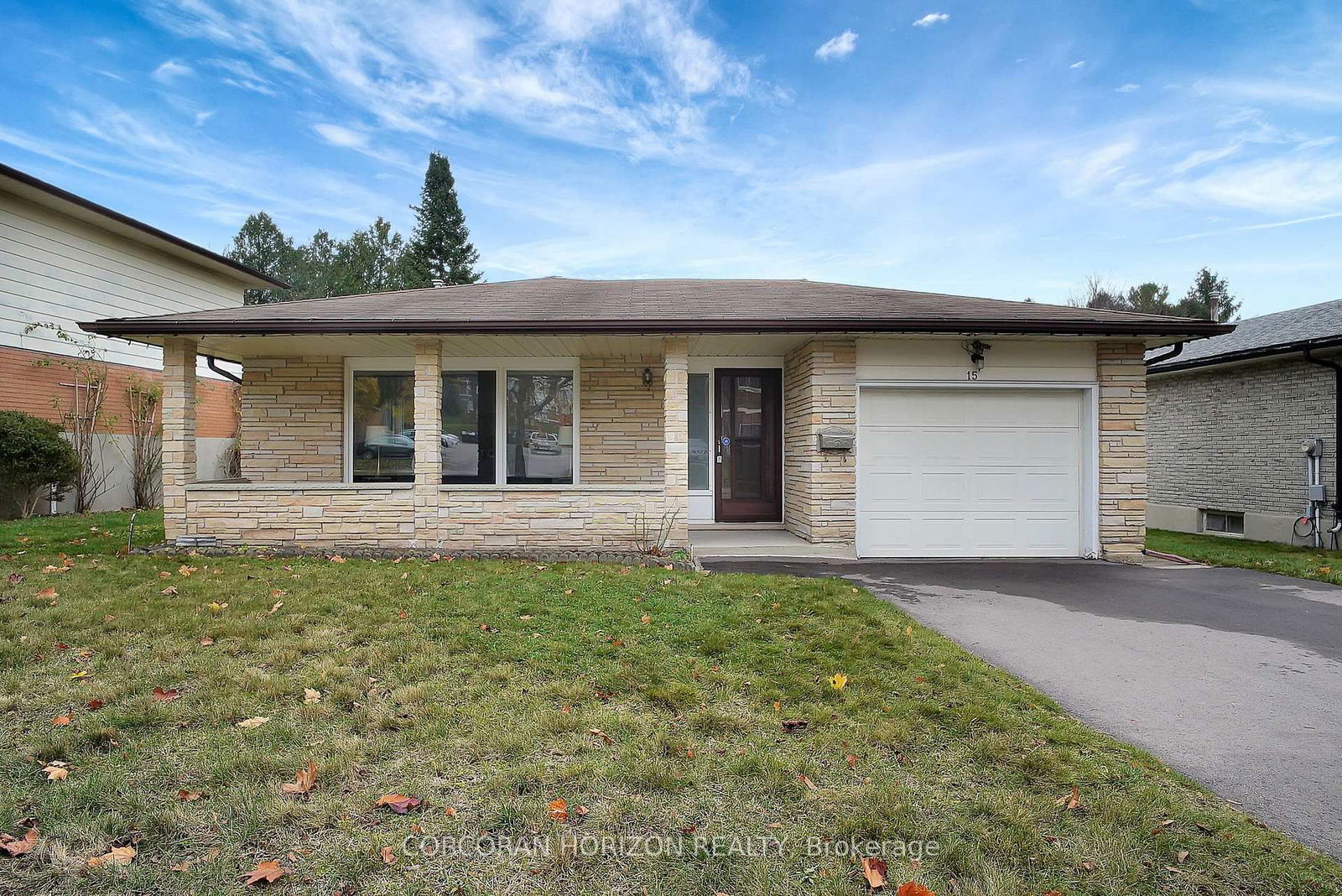 Detached House for sale at 15 Cherry Hill Drive, Kitchener, N2E 1N5 - MLS: X12133982