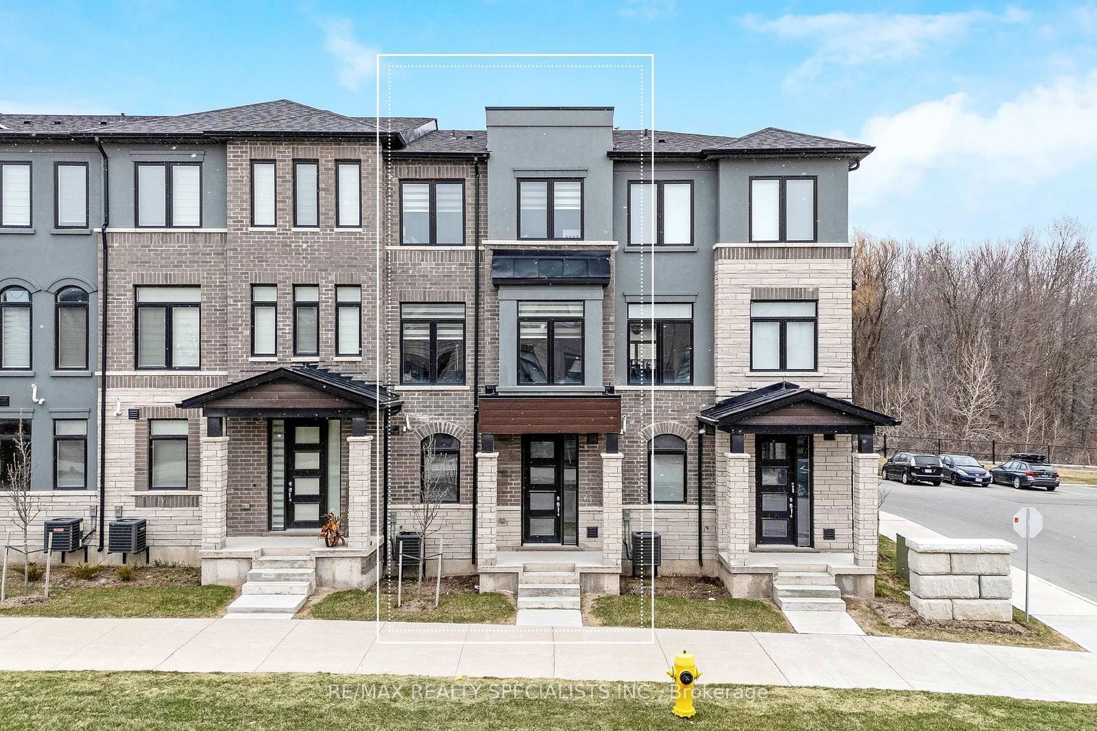 Townhouse for sale at 24-290 Equestrian Way, Cambridge, N3E 0E7 - MLS: X12133999