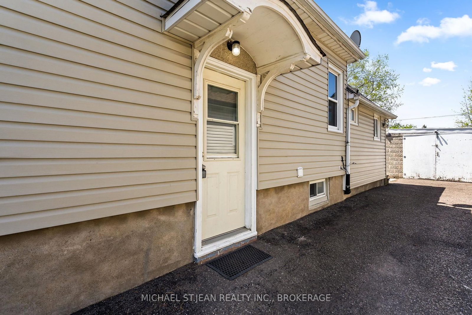 Listing Image 25
