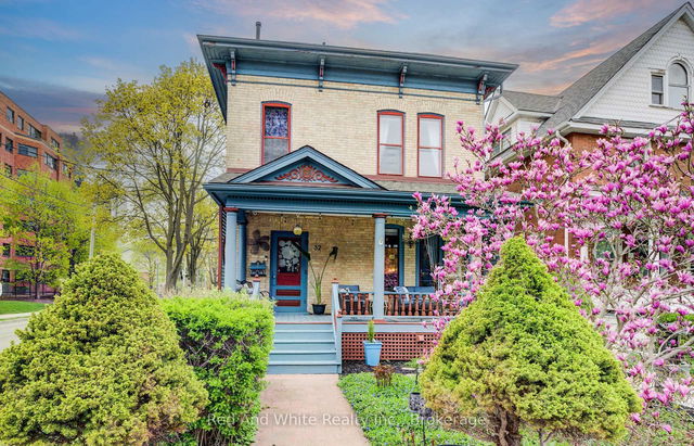 32 Ellen Street