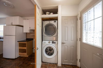 42 Alexander Ave, Peterborough West - 2 North image-0-3