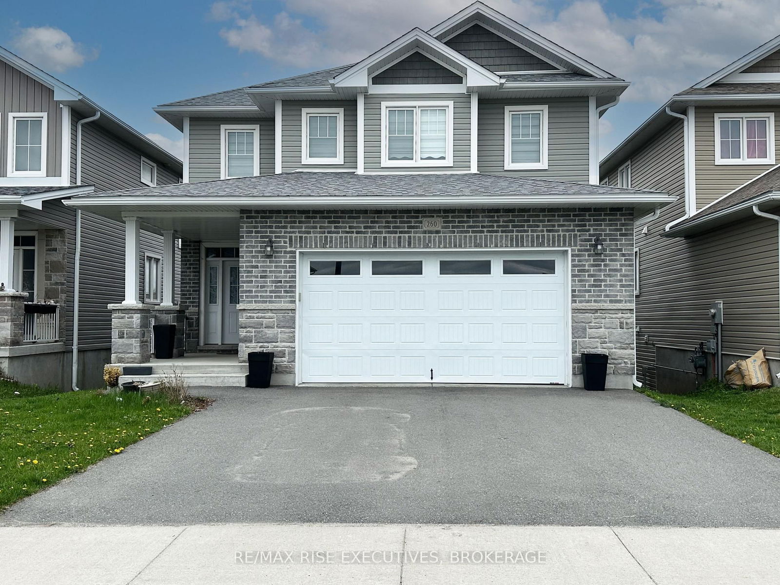 Detached House for sale at 260 Holden Street, Kingston, City Northwest, K7P 0L1 - MLS: X12134700