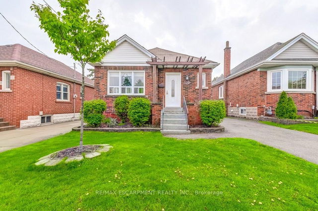 127 BARONS Avenue