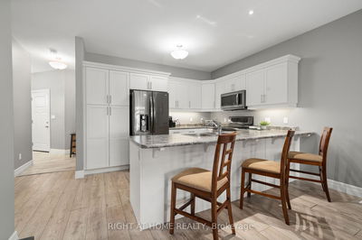 98 Spruce Gdns, Belleville - Belleville Ward image-0-3
